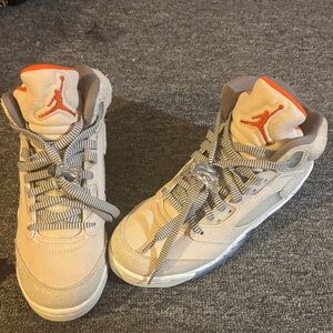 Jordan 5 Retro SE
Craft Light Orewood Brown (GS)